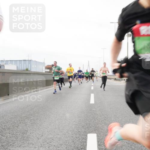 03.10.2025 - Köhlbrandbrückenlauf Matties Gatica Varas http://msf.ph/oto/9188952 03.10.2025 15:56:14 Position 3  meine-sportfotos.de
