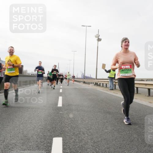 03.10.2025 - Köhlbrandbrückenlauf Matties Gatica Varas http://msf.ph/oto/9188962 03.10.2025 15:56:16 Position 3 7393 meine-sportfotos.de