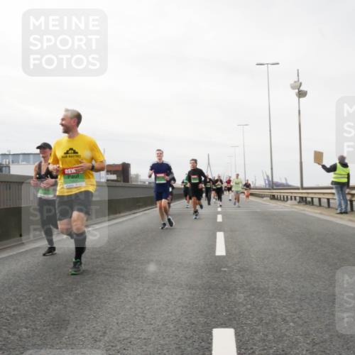 03.10.2025 - Köhlbrandbrückenlauf Matties Gatica Varas http://msf.ph/oto/9188964 03.10.2025 15:56:17 Position 3  meine-sportfotos.de