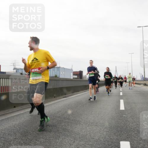 03.10.2025 - Köhlbrandbrückenlauf Matties Gatica Varas http://msf.ph/oto/9188967 03.10.2025 15:56:17 Position 3 7903 meine-sportfotos.de