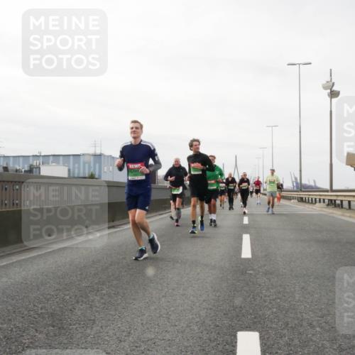 03.10.2025 - Köhlbrandbrückenlauf Matties Gatica Varas http://msf.ph/oto/9188971 03.10.2025 15:56:18 Position 3  meine-sportfotos.de