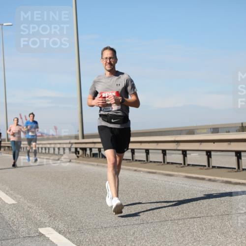 03.10.2025 - Köhlbrandbrückenlauf Yannick Fuchs http://msf.ph/oto/9188973 03.10.2025 11:48:25 Position 3  meine-sportfotos.de