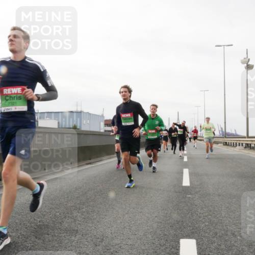 03.10.2025 - Köhlbrandbrückenlauf Matties Gatica Varas http://msf.ph/oto/9188975 03.10.2025 15:56:19 Position 3 7321 meine-sportfotos.de