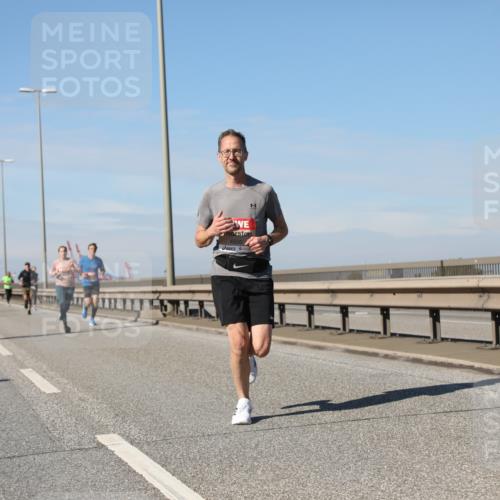 03.10.2025 - Köhlbrandbrückenlauf Yannick Fuchs http://msf.ph/oto/9188976 03.10.2025 11:48:25 Position 3 4550 meine-sportfotos.de