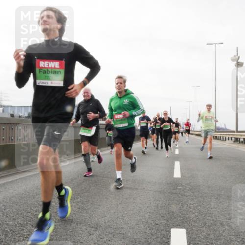 03.10.2025 - Köhlbrandbrückenlauf Matties Gatica Varas http://msf.ph/oto/9188979 03.10.2025 15:56:20 Position 3 777 meine-sportfotos.de
