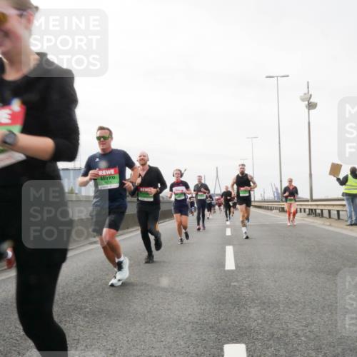 03.10.2025 - Köhlbrandbrückenlauf Matties Gatica Varas http://msf.ph/oto/9188991 03.10.2025 15:56:23 Position 3 7679 meine-sportfotos.de