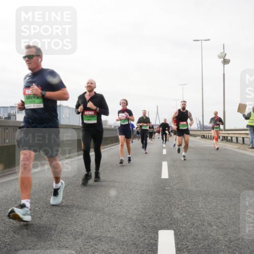 03.10.2025 - Köhlbrandbrückenlauf Matties Gatica Varas http://msf.ph/oto/9188994 03.10.2025 15:56:23 Position 3 7679 meine-sportfotos.de