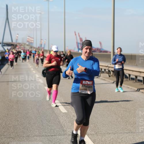 03.10.2025 - Köhlbrandbrückenlauf Yannick Fuchs http://msf.ph/oto/9188995 03.10.2025 12:08:26 Position 3 5060 meine-sportfotos.de