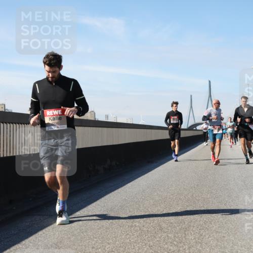 03.10.2025 - Köhlbrandbrückenlauf Yannick Fuchs http://msf.ph/oto/9188998 03.10.2025 11:48:27 Position 3 4236 meine-sportfotos.de
