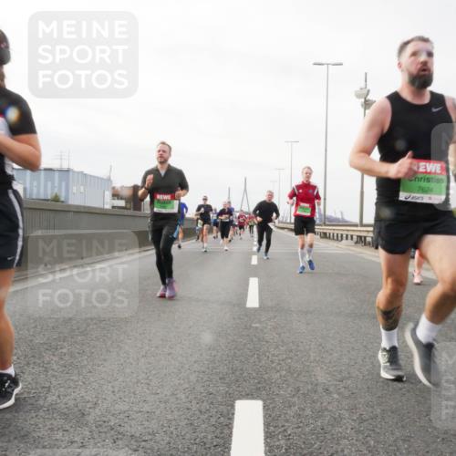 03.10.2025 - Köhlbrandbrückenlauf Matties Gatica Varas http://msf.ph/oto/9189003 03.10.2025 15:56:25 Position 3 7624 meine-sportfotos.de