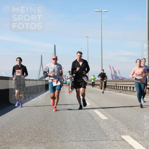 03.10.2025 - Köhlbrandbrückenlauf Yannick Fuchs http://msf.ph/oto/9189008 03.10.2025 11:48:27 Position 3  meine-sportfotos.de