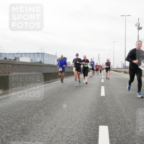 03.10.2025 - Köhlbrandbrückenlauf Matties Gatica Varas http://msf.ph/oto/9189014 03.10.2025 15:56:28 Position 3  meine-sportfotos.de