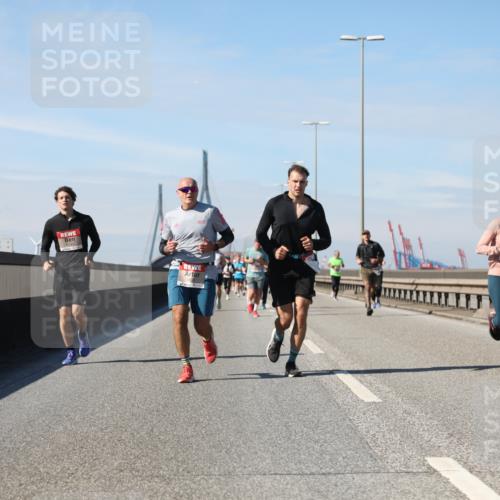 03.10.2025 - Köhlbrandbrückenlauf Yannick Fuchs http://msf.ph/oto/9189015 03.10.2025 11:48:28 Position 3  meine-sportfotos.de