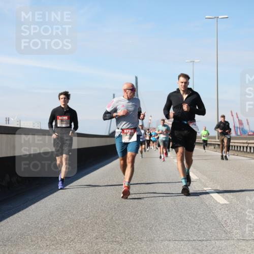03.10.2025 - Köhlbrandbrückenlauf Yannick Fuchs http://msf.ph/oto/9189018 03.10.2025 11:48:28 Position 3  meine-sportfotos.de