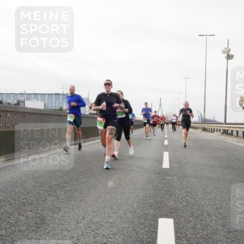 03.10.2025 - Köhlbrandbrückenlauf Matties Gatica Varas http://msf.ph/oto/9189020 03.10.2025 15:56:29 Position 3  meine-sportfotos.de