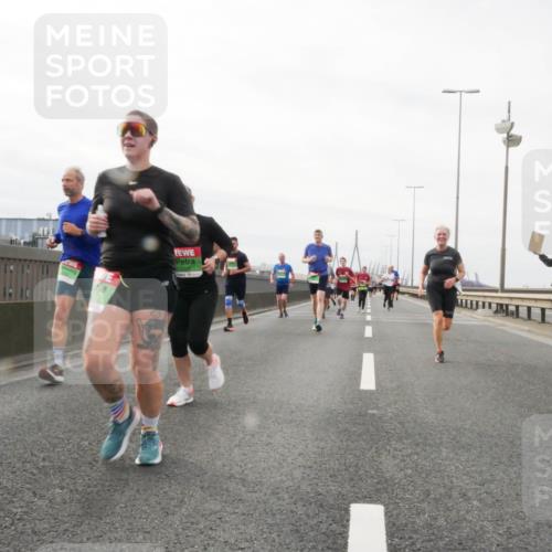 03.10.2025 - Köhlbrandbrückenlauf Matties Gatica Varas http://msf.ph/oto/9189021 03.10.2025 15:56:29 Position 3  meine-sportfotos.de