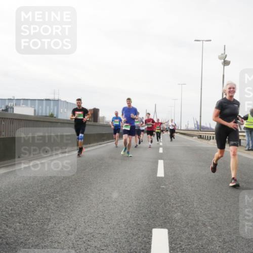 03.10.2025 - Köhlbrandbrückenlauf Matties Gatica Varas http://msf.ph/oto/9189025 03.10.2025 15:56:30 Position 3  meine-sportfotos.de