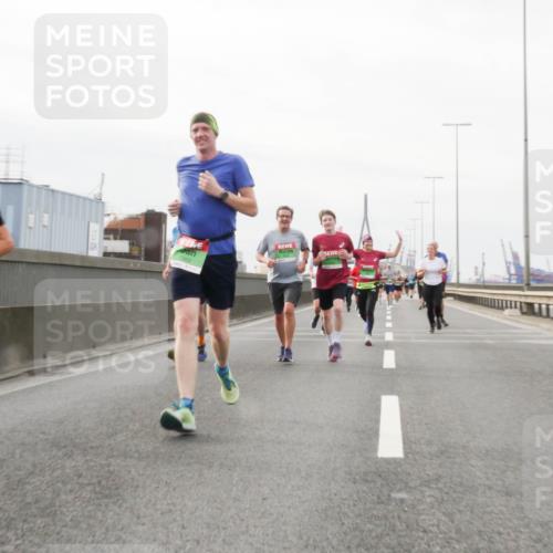 03.10.2025 - Köhlbrandbrückenlauf Matties Gatica Varas http://msf.ph/oto/9189031 03.10.2025 15:56:31 Position 3  meine-sportfotos.de