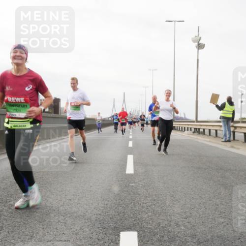 03.10.2025 - Köhlbrandbrückenlauf Matties Gatica Varas http://msf.ph/oto/9189048 03.10.2025 15:56:35 Position 3 7854 meine-sportfotos.de