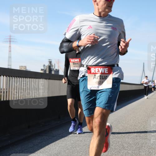 03.10.2025 - Köhlbrandbrückenlauf Yannick Fuchs http://msf.ph/oto/9189051 03.10.2025 11:48:30 Position 3 6193, 4831 meine-sportfotos.de