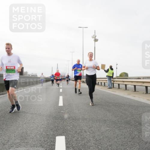 03.10.2025 - Köhlbrandbrückenlauf Matties Gatica Varas http://msf.ph/oto/9189052 03.10.2025 15:56:36 Position 3 8951 meine-sportfotos.de