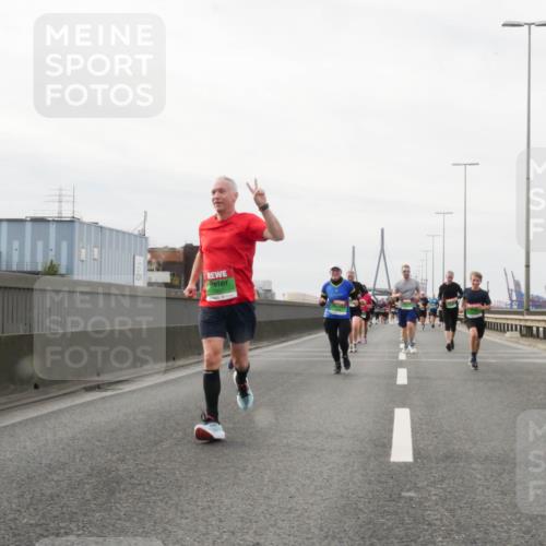 03.10.2025 - Köhlbrandbrückenlauf Matties Gatica Varas http://msf.ph/oto/9189063 03.10.2025 15:56:39 Position 3  meine-sportfotos.de