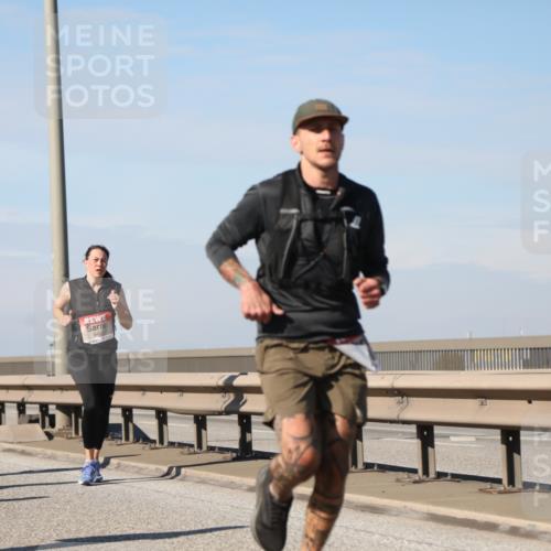 03.10.2025 - Köhlbrandbrückenlauf Yannick Fuchs http://msf.ph/oto/9189080 03.10.2025 11:48:34 Position 3  meine-sportfotos.de