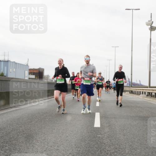 03.10.2025 - Köhlbrandbrückenlauf Matties Gatica Varas http://msf.ph/oto/9189081 03.10.2025 15:56:43 Position 3  meine-sportfotos.de