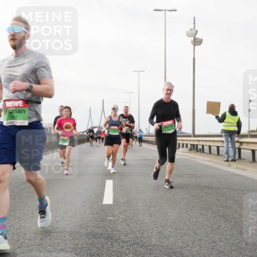 03.10.2025 - Köhlbrandbrückenlauf Matties Gatica Varas http://msf.ph/oto/9189088 03.10.2025 15:56:45 Position 3 7167 meine-sportfotos.de