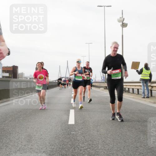 03.10.2025 - Köhlbrandbrückenlauf Matties Gatica Varas http://msf.ph/oto/9189089 03.10.2025 15:56:45 Position 3  meine-sportfotos.de