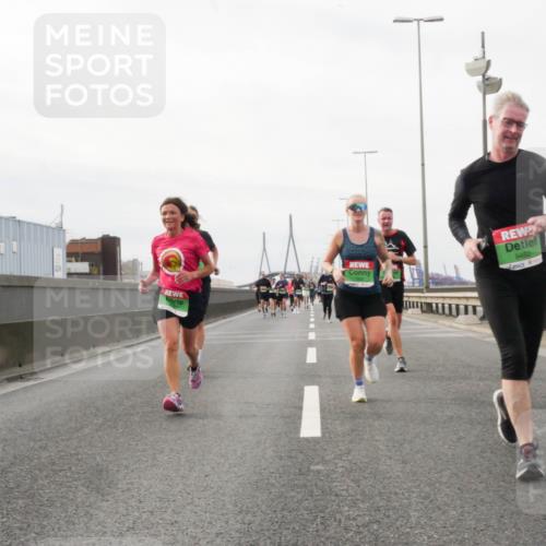 03.10.2025 - Köhlbrandbrückenlauf Matties Gatica Varas http://msf.ph/oto/9189092 03.10.2025 15:56:46 Position 3 9482 meine-sportfotos.de