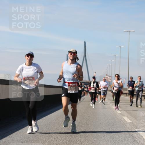 03.10.2025 - Köhlbrandbrückenlauf Yannick Fuchs http://msf.ph/oto/9189099 03.10.2025 11:48:35 Position 3 6786, 6787, 4278 meine-sportfotos.de