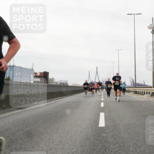03.10.2025 - Köhlbrandbrückenlauf Matties Gatica Varas http://msf.ph/oto/9189102 03.10.2025 15:56:48 Position 3  meine-sportfotos.de