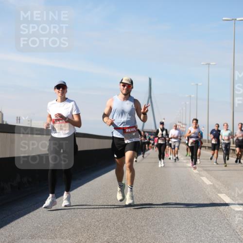 03.10.2025 - Köhlbrandbrückenlauf Yannick Fuchs http://msf.ph/oto/9189105 03.10.2025 11:48:35 Position 3 6786, 6787, 4278 meine-sportfotos.de