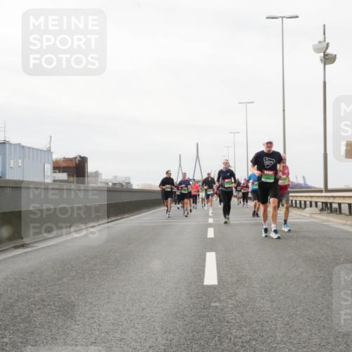 03.10.2025 - Köhlbrandbrückenlauf Matties Gatica Varas http://msf.ph/oto/9189108 03.10.2025 15:56:50 Position 3  meine-sportfotos.de