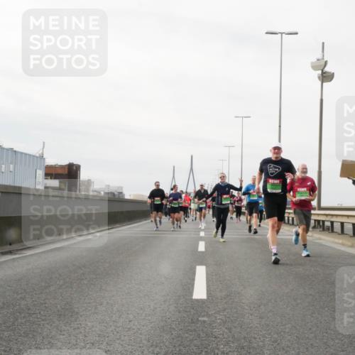 03.10.2025 - Köhlbrandbrückenlauf Matties Gatica Varas http://msf.ph/oto/9189109 03.10.2025 15:56:50 Position 3  meine-sportfotos.de