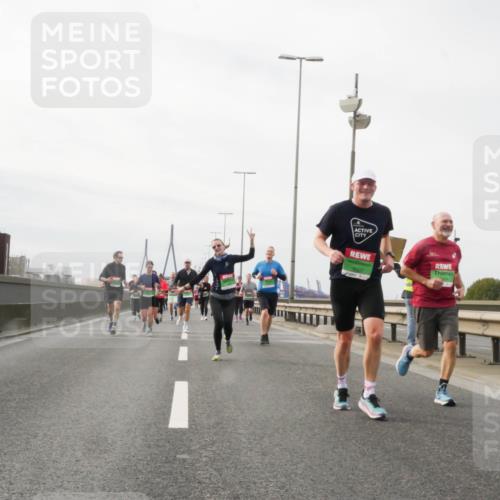 03.10.2025 - Köhlbrandbrückenlauf Matties Gatica Varas http://msf.ph/oto/9189115 03.10.2025 15:56:51 Position 3  meine-sportfotos.de