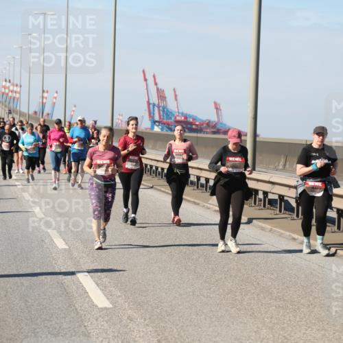 03.10.2025 - Köhlbrandbrückenlauf Yannick Fuchs http://msf.ph/oto/9189116 03.10.2025 12:08:37 Position 3  meine-sportfotos.de