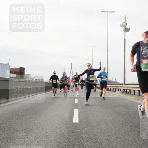 03.10.2025 - Köhlbrandbrückenlauf Matties Gatica Varas http://msf.ph/oto/9189117 03.10.2025 15:56:52 Position 3 9307 meine-sportfotos.de