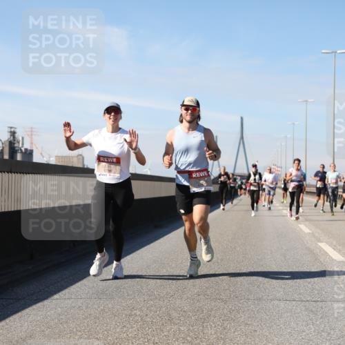 03.10.2025 - Köhlbrandbrückenlauf Yannick Fuchs http://msf.ph/oto/9189118 03.10.2025 11:48:36 Position 3 6786 meine-sportfotos.de