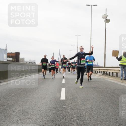 03.10.2025 - Köhlbrandbrückenlauf Matties Gatica Varas http://msf.ph/oto/9189119 03.10.2025 15:56:52 Position 3  meine-sportfotos.de