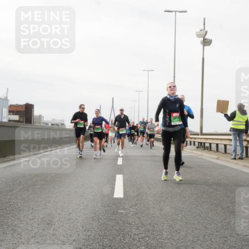 03.10.2025 - Köhlbrandbrückenlauf Matties Gatica Varas http://msf.ph/oto/9189121 03.10.2025 15:56:53 Position 3  meine-sportfotos.de