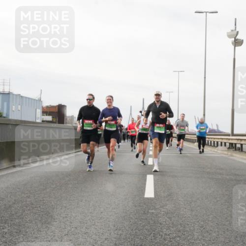 03.10.2025 - Köhlbrandbrückenlauf Matties Gatica Varas http://msf.ph/oto/9189127 03.10.2025 15:56:54 Position 3 9611 meine-sportfotos.de