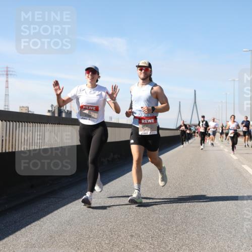 03.10.2025 - Köhlbrandbrückenlauf Yannick Fuchs http://msf.ph/oto/9189130 03.10.2025 11:48:37 Position 3 6787 meine-sportfotos.de