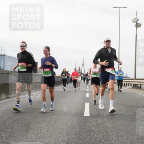 03.10.2025 - Köhlbrandbrückenlauf Matties Gatica Varas http://msf.ph/oto/9189131 03.10.2025 15:56:55 Position 3  meine-sportfotos.de