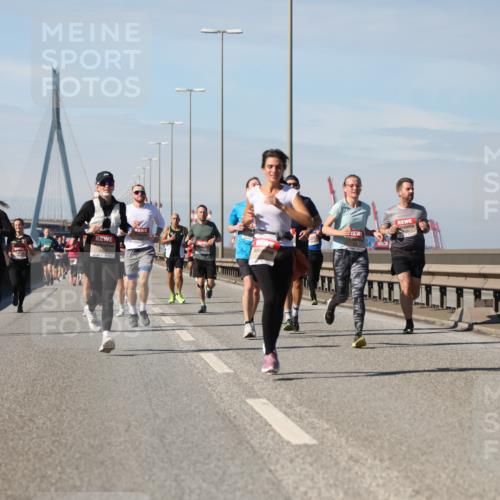 03.10.2025 - Köhlbrandbrückenlauf Yannick Fuchs http://msf.ph/oto/9189143 03.10.2025 11:48:38 Position 3  meine-sportfotos.de