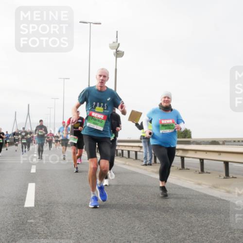 03.10.2025 - Köhlbrandbrückenlauf Matties Gatica Varas http://msf.ph/oto/9189150 03.10.2025 15:57:00 Position 3 8009, 2025, 9284, 8443 meine-sportfotos.de