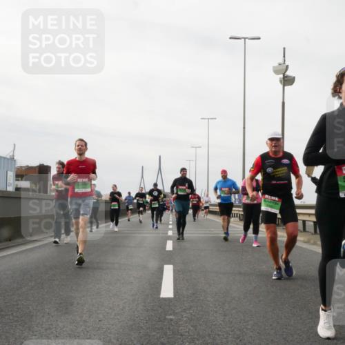 03.10.2025 - Köhlbrandbrückenlauf Matties Gatica Varas http://msf.ph/oto/9189156 03.10.2025 15:57:02 Position 3 7657 meine-sportfotos.de