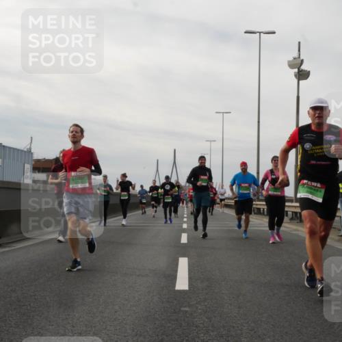 03.10.2025 - Köhlbrandbrückenlauf Matties Gatica Varas http://msf.ph/oto/9189157 03.10.2025 15:57:02 Position 3 11, 8960 meine-sportfotos.de