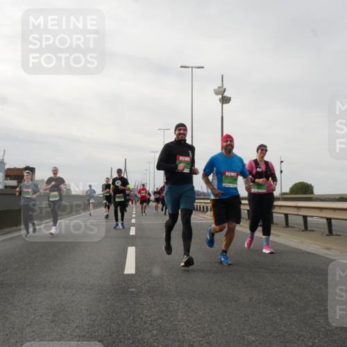 03.10.2025 - Köhlbrandbrückenlauf Matties Gatica Varas http://msf.ph/oto/9189169 03.10.2025 15:57:04 Position 3  meine-sportfotos.de